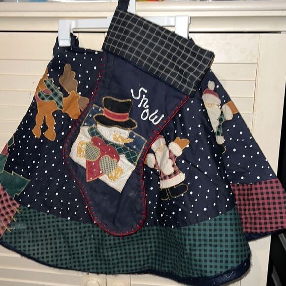 Polkadot snowman embroidered tree skirt with stockings, - Picture 1 of 4